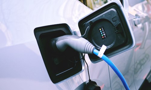 Shell on the verge of rolling fast electric car chargers in Europe
