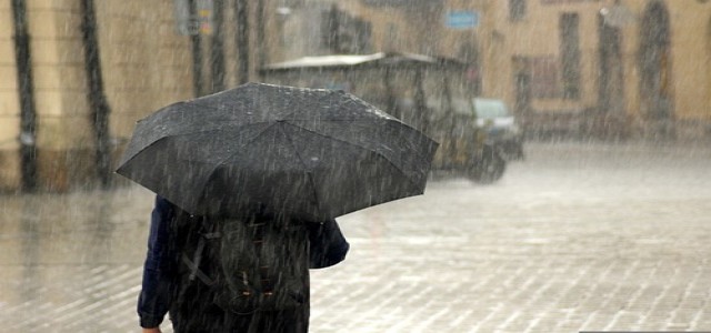 Sydney hits record rainfall since 1858, Australia braces for floods